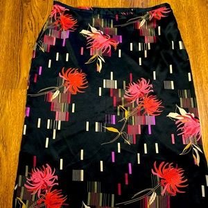 Beautiful 100% silk skirt.  French Connection Size 4